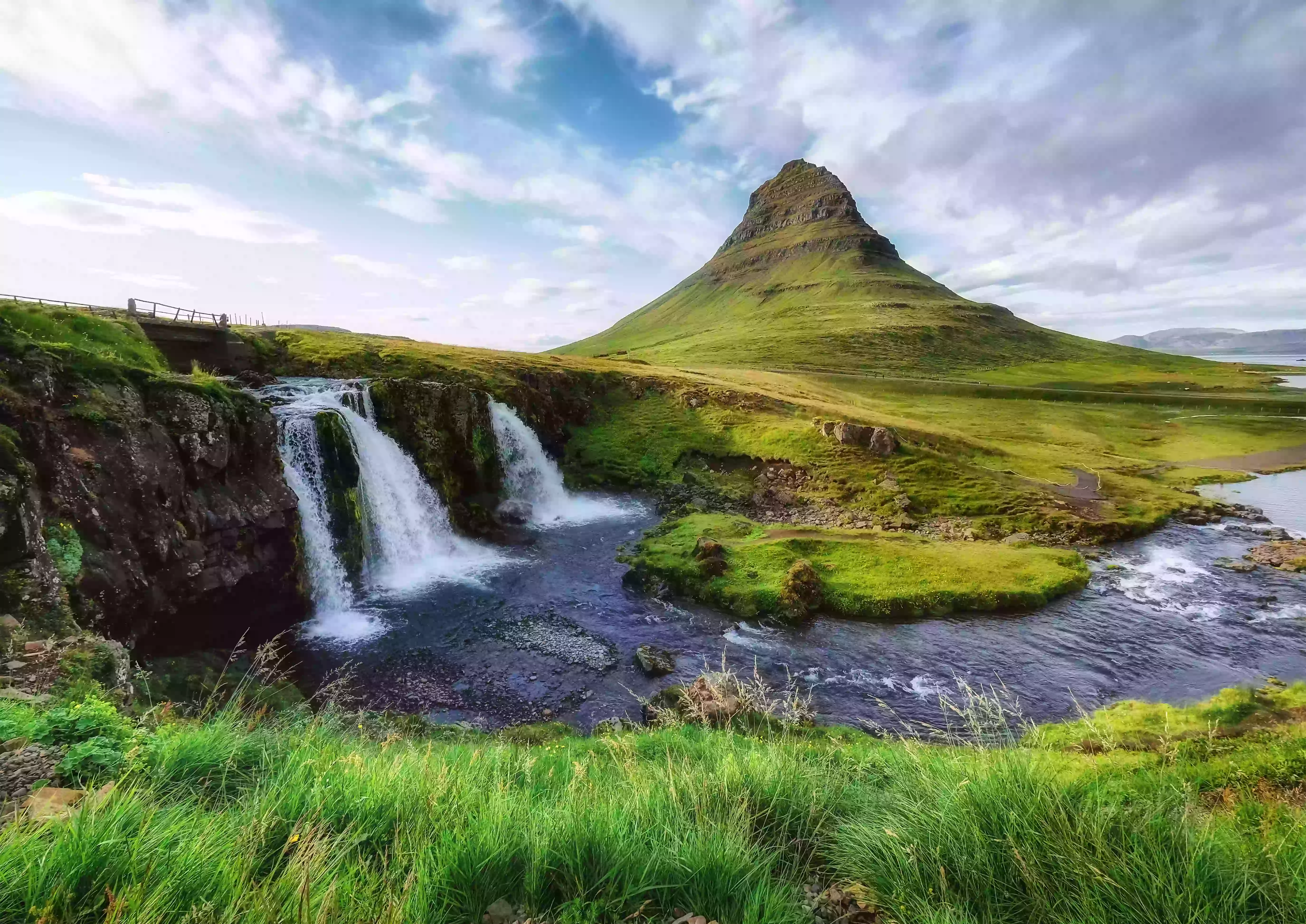 icelandic-landscape-travelwzus