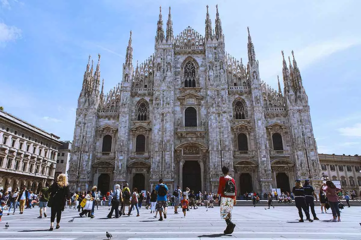 duomo-di-milano-italy-landmarks-travelwzus