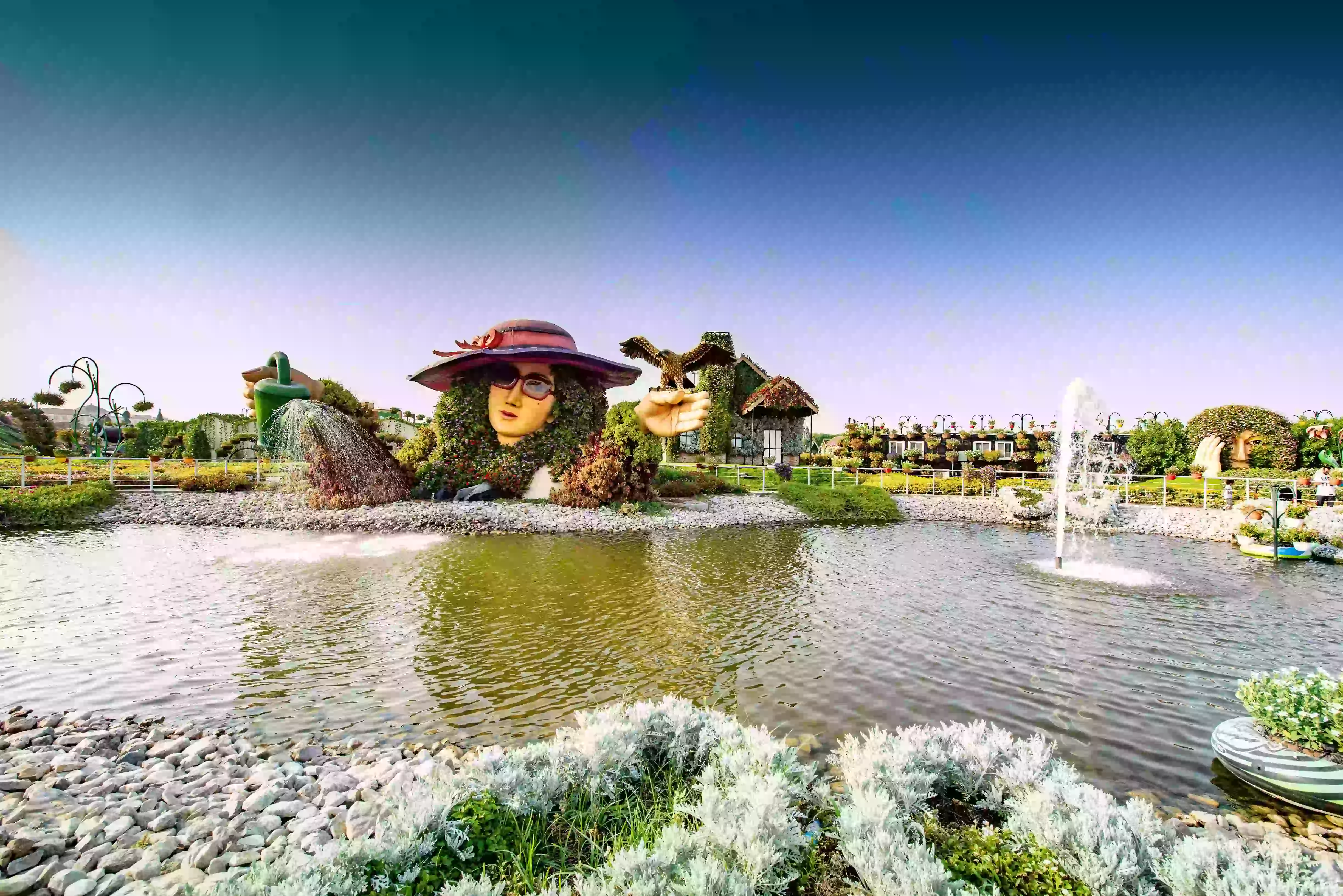 Dubai-Miracle-Garden-Floral-UAE-travelwzus